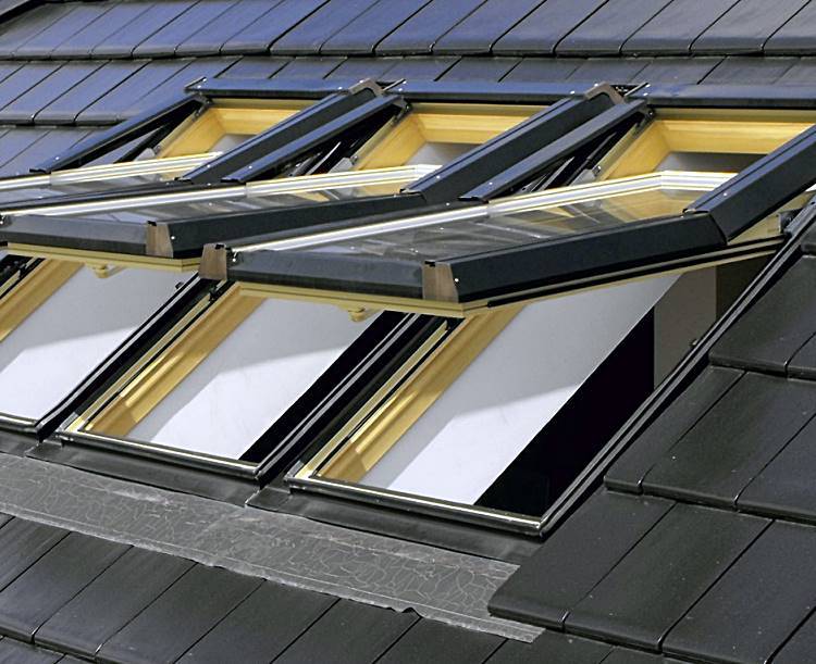 PVC, high pivot, 2-glass SKYLIGHT roof window